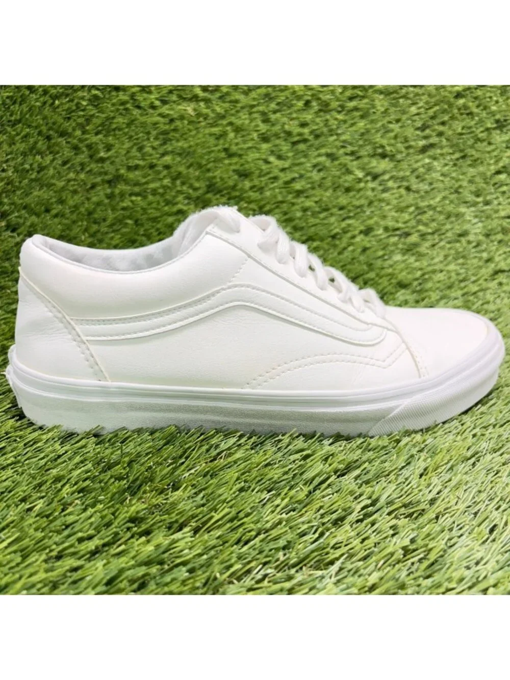 Vans Old Skool Mens Size 8 Womens 9.5 White Athletic Leather Shoes Sneakers